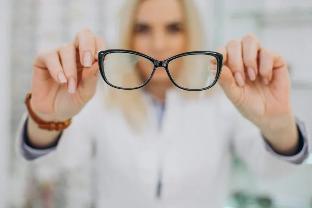 How to Get Used to Your New Glasses: VionGlasses' Guide to a Smooth Transition