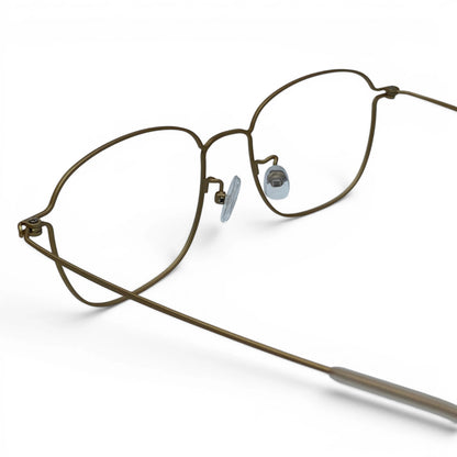 Goong 106 square titanium prescription eyeglasses, close-up of adjustable nosepads