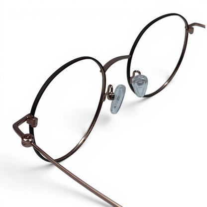 Josun 3000 round titanium prescription eyeglasses, close-up of adjustable nosepads