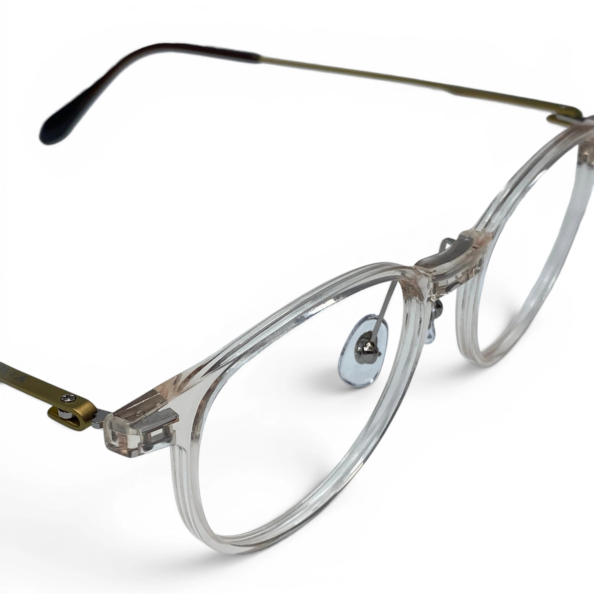 Obba 1602 round titanium ultem prescription eyeglasses, close-up of hinge detail