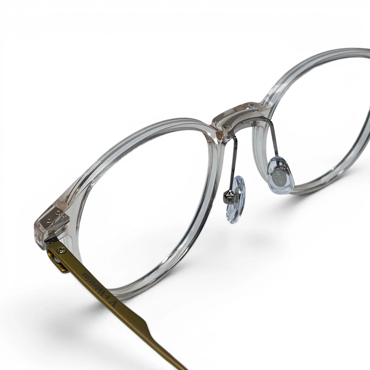 Obba 1602 round titanium ultem prescription eyeglasses, close-up of adjustable pad-arm nosepads