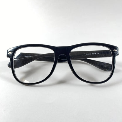 FaceFit 0919 detail view - integrated color-matched nose pads and premium TR557 frame construction